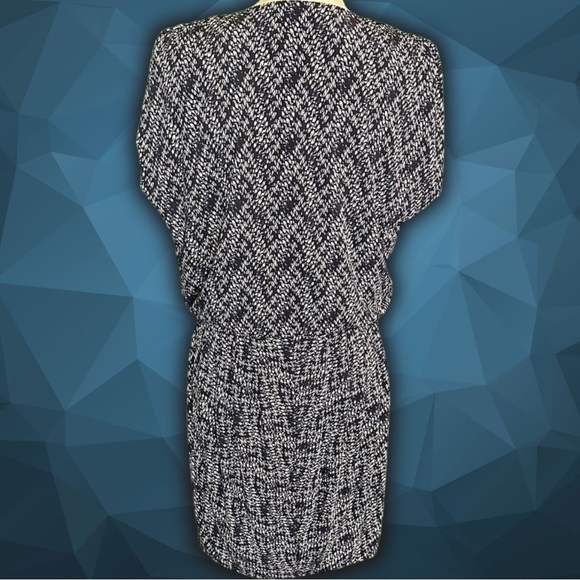 Banana Republic Navy & White Geometric Crossover Pleated Mini Dress Size Medium - Picture 7 of 11